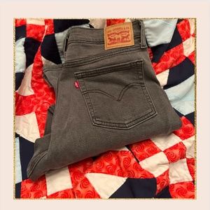 Levi's Wedgie Straight Jean
